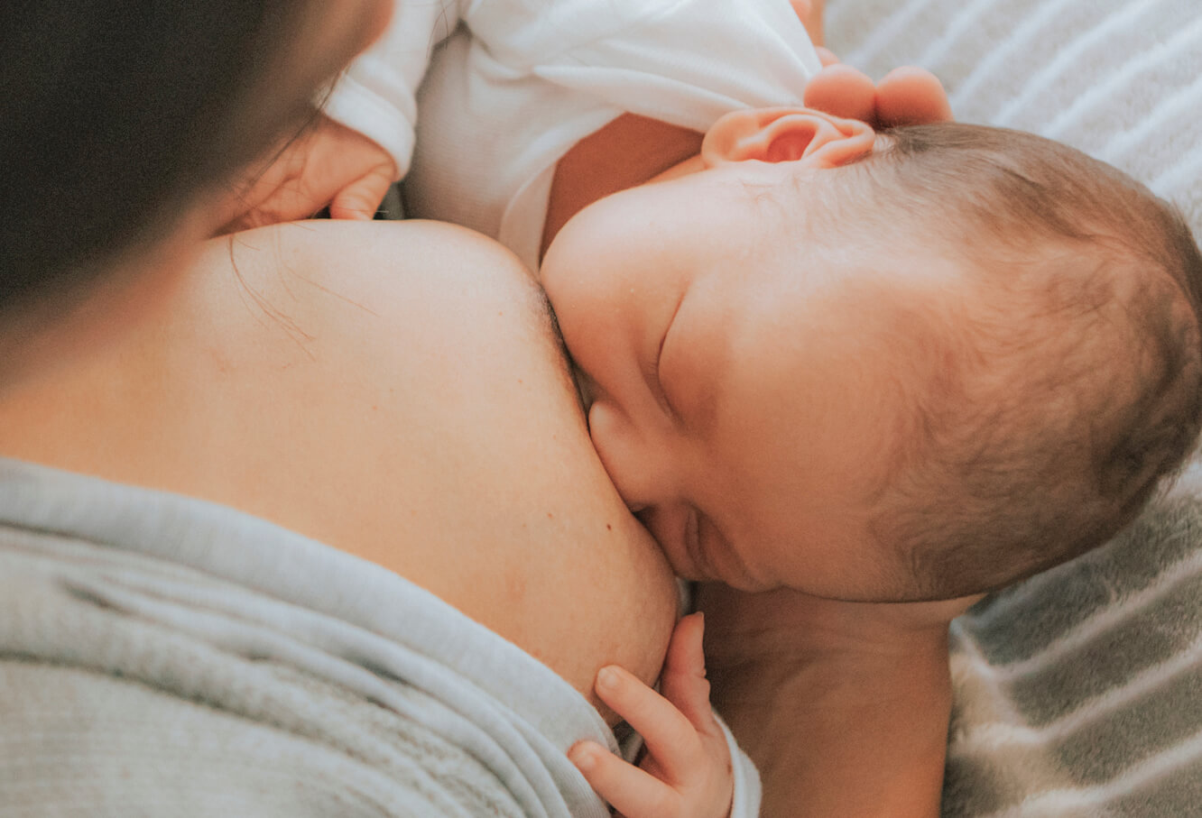 Lactancia Materna. Primera toma y contacto precoz